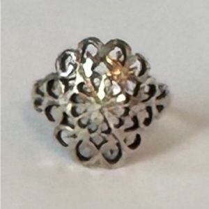 Vintage solid sterling silver ring with floral motif handmade